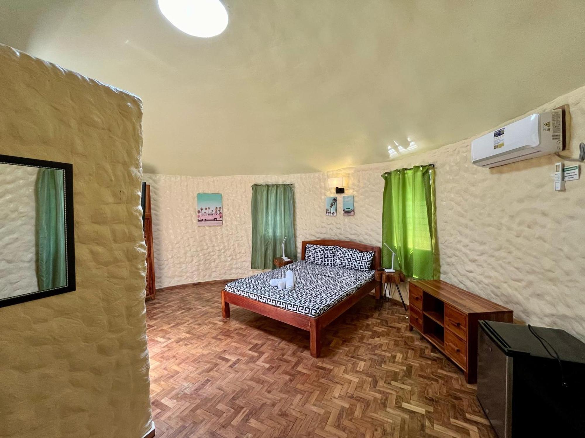 פנגלאו Midnite Inn מראה חיצוני תמונה