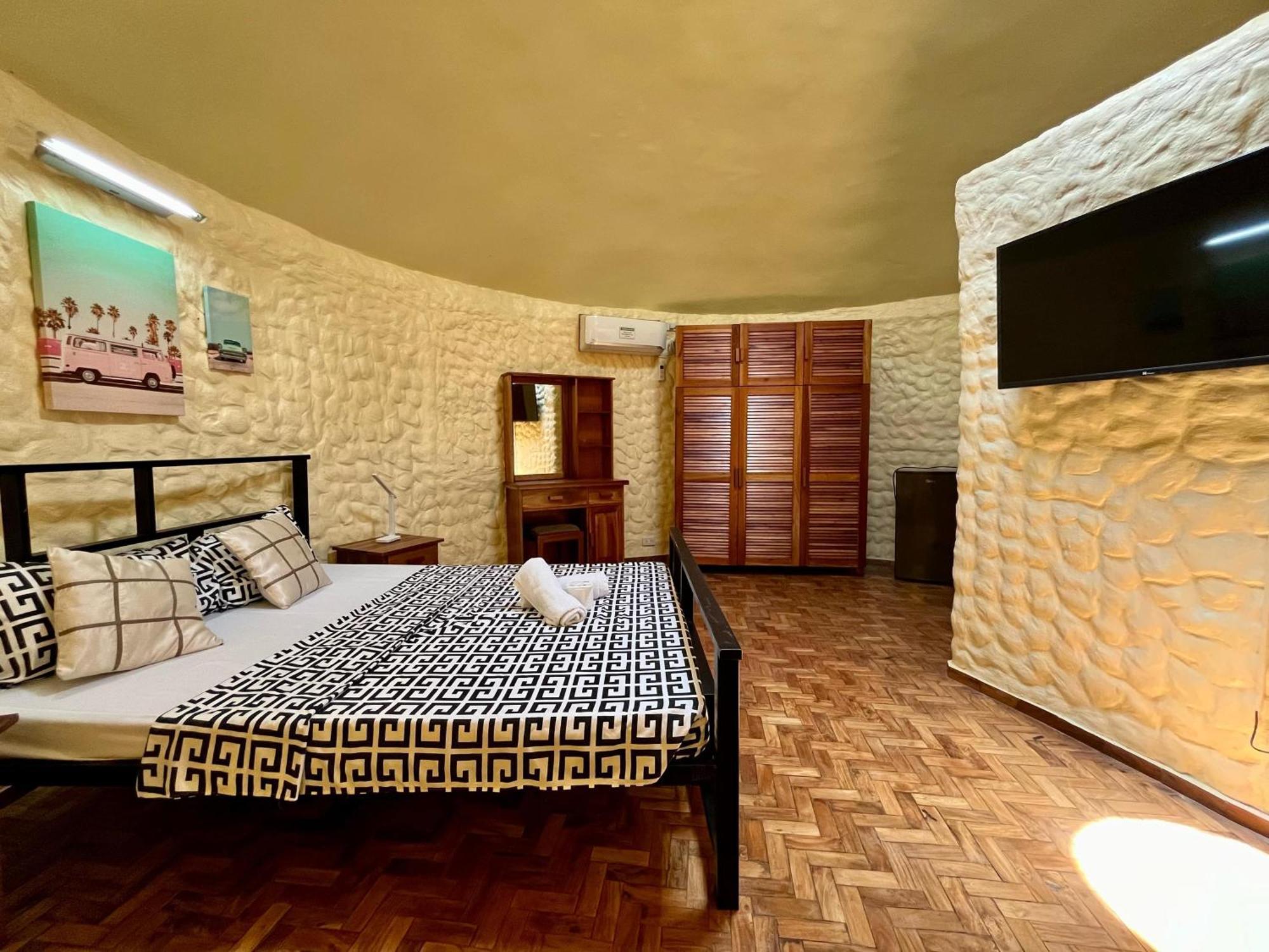 פנגלאו Midnite Inn מראה חיצוני תמונה